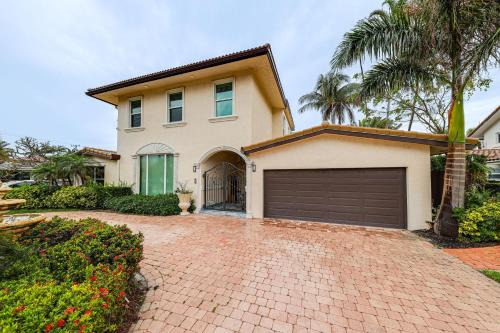 Pool and Home Theater Lighthouse Point Home!