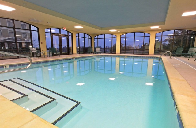 Pool. Free Breakfast. Gym. Near National Park Medical Center.