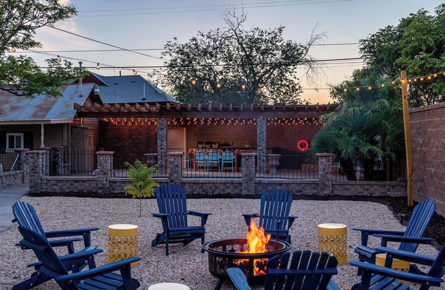 Pool+Game Room+Spacious Kings+16 mi to White Sands