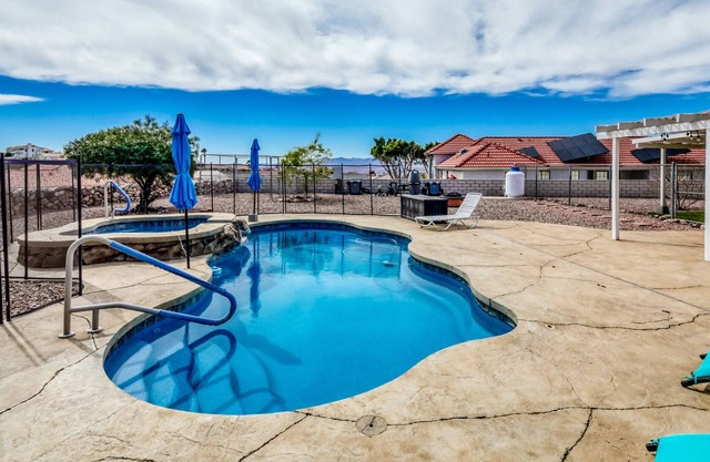 Pool Home with Spa near Lake, River & Casinos
