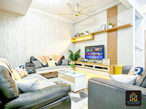 Pool,TVBox,Landed,5 min Aeon,Bukit Indah,Legoland