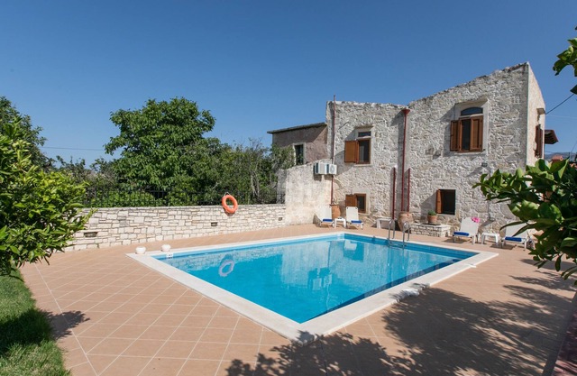 Pool Villa Afroditi 2