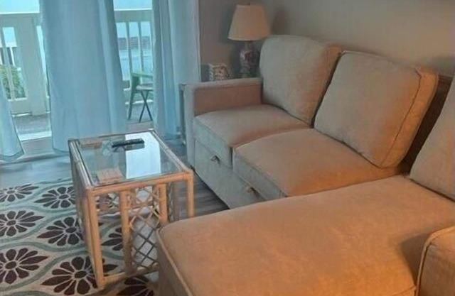 Poolside 1 bedroom 1 bath condo