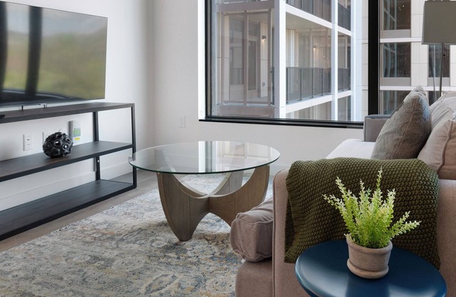 PoplarHouse 1BD 1 - One Bedroom Apartment, Sleeps 2