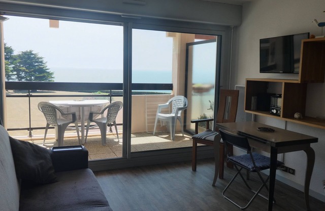 PORNIC T2 facing and sea view beach 50m, Thalasso 300m