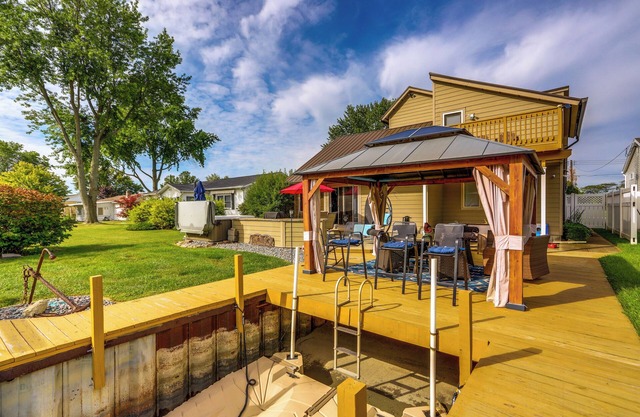 Port Clinton Home w/Private Dock + Gazebo!