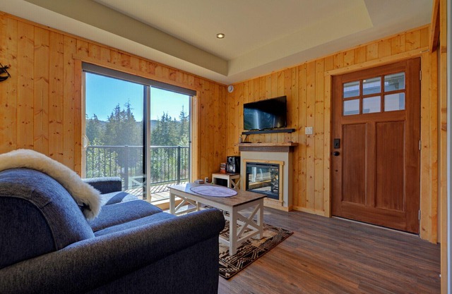Port Renfrew Cozy Cottage