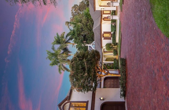 Port Royal Newly Renovated Contemporary Home On 3/4 Acres Walking Distance Beach