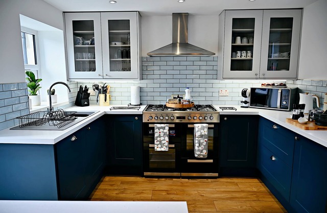 Porthmadog, Mountain Views, 5 Bedrooms, 5 Bathrooms, Sleeps 11