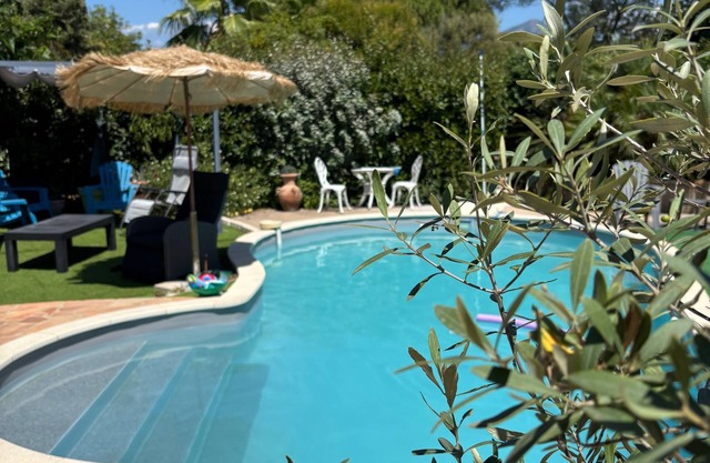 Porticcio garden level. 70 m2. Private garden and parking. Quiet location. Sleeps 2 to 5,