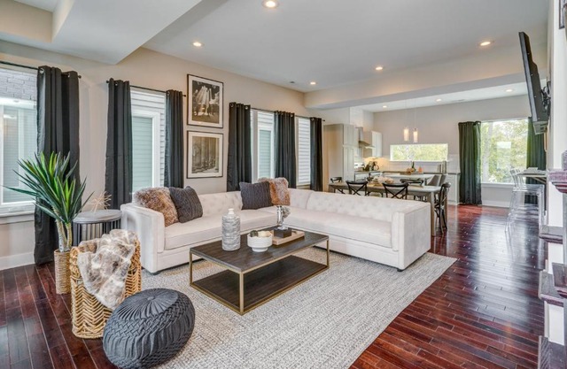 Posh Pad C10