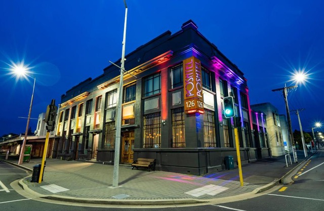 Poshtel