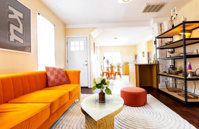 Potter Upper · Bright 1.5BR in the Heart of Bay View - w/Parking