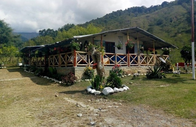 Preciosa Finca en la naturaleza con vista a las montanas.