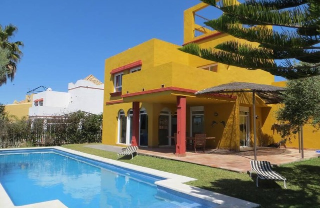 Precioso chalet con piscina
