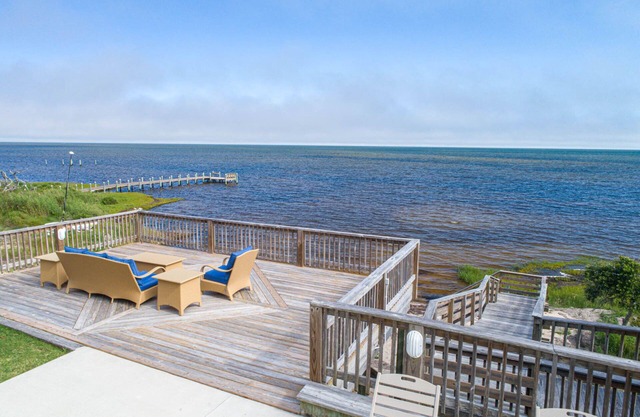 Premier Soundfront Dog Friendly w/Pool, Hot Tub, Elevator, Theater & Game Rooms