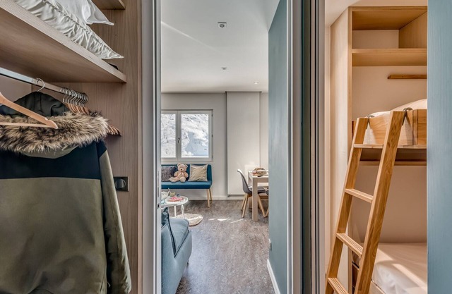 Premium 1BR Apartment for 4 in Tignes with lake view, all amenities included