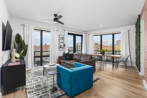Premium 2 Bedroom, 4 Bed with HUGE Wrap Around Patio