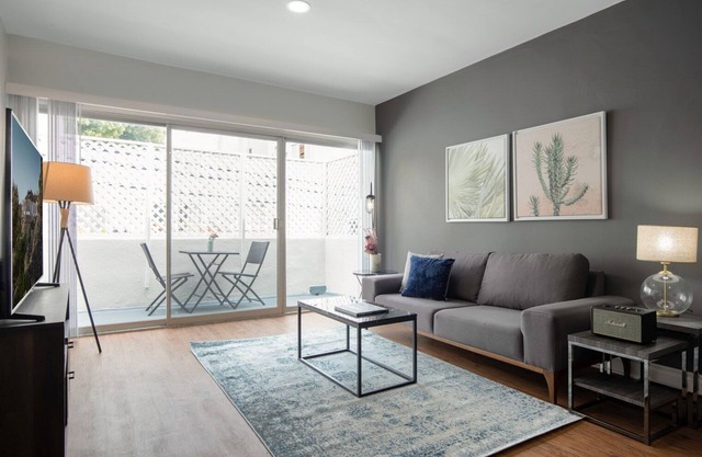 Premium Brentwood 1BR w/Pool, walk to San Vicente Blvd., by Blueground