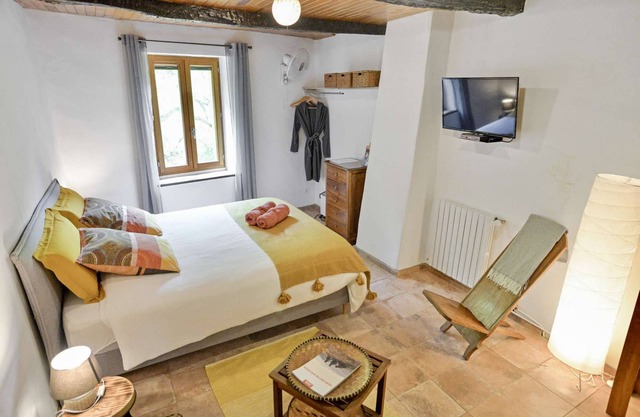 ★ Premium double room B&B ★ WIFI ★ swimming pool and spa ★ en-suite bathroom