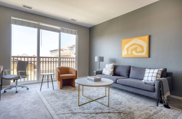 Premium Santana Row 2BR Townhouse w/Pool, nr highways, by Blueground