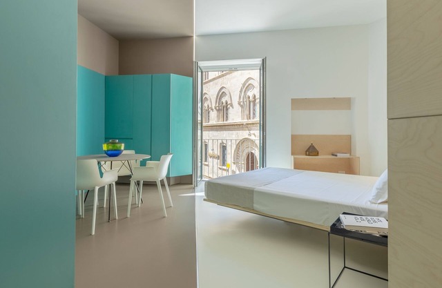 PRESIDENTIAL SUITE WITH VIEW- Fiveplace Design Suites & Apartments