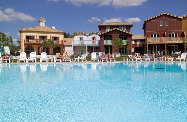 pretty 3 bedroom apartment with pool Port du Teich