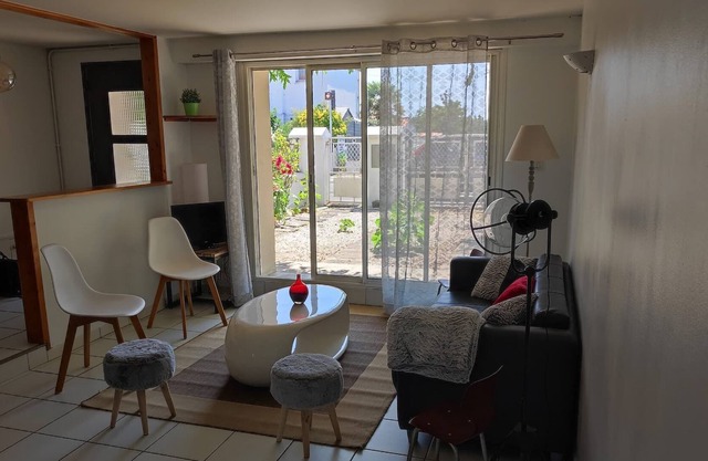 Pretty house with garden in Lagord