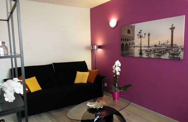PRETTY STUDIO 20 mins from Geneva