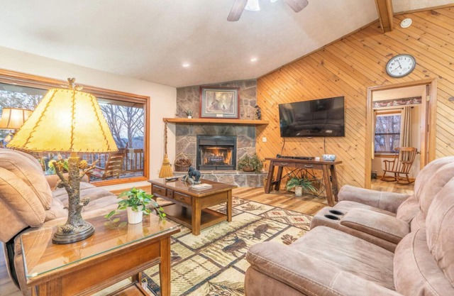 PRICES REDUCED FOR OPEN AUGUST DATESnPeaceful and Secluded Peace of Heaven Cabin