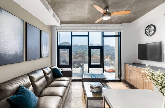 Prime 2BR Stay | Five Points & Nightlife 7th