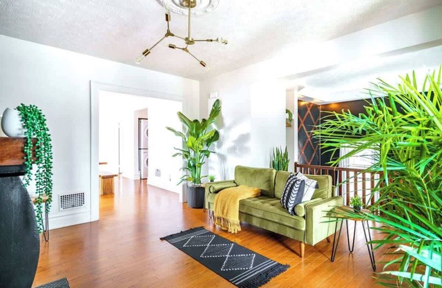 PRIME Location - CLEAN - Parking Free - Top Rated