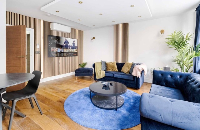 Prime Location | Designer 2BR by Park