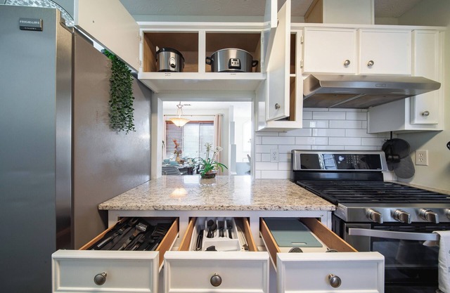 Prime Location! | GRILL, LAKE , Close to FT Moore