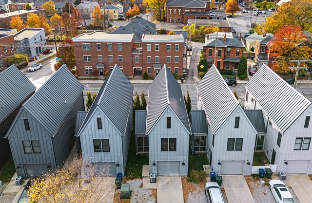 Prime location: Stylish 3-Bedroom Modern Townhouse