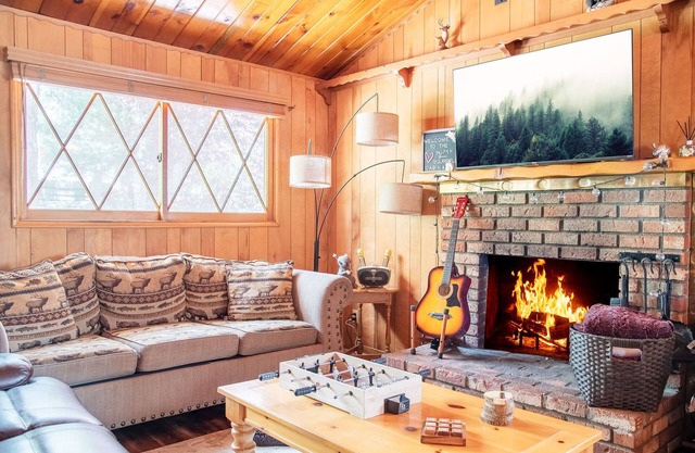 PRIME Location~Walk to Ski Shuttle ~ Fully Fenced ~ EV Charger ~ Mini Sled Hill
