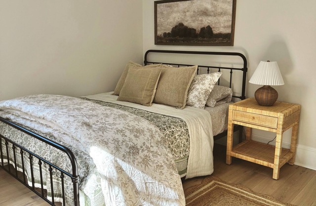 Prime location! Walkable Bethesda Terrace Apt