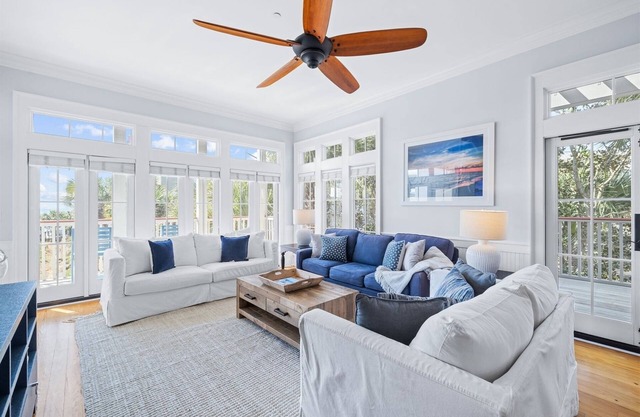 PRIME WaterColor Location! STEPS to WC BEACH CLUB! 2 Bikes Included! Pet