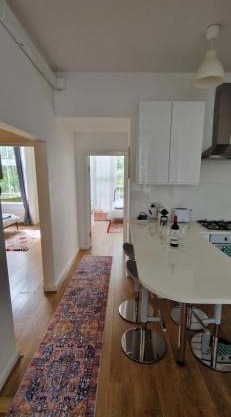 Primrose Hill - Charming, Cosy, 2 Double Bedrooms Apartment