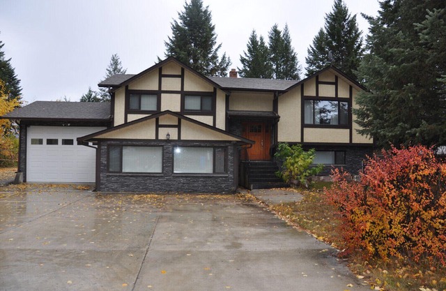 Privacy, relaxation, fenced yard