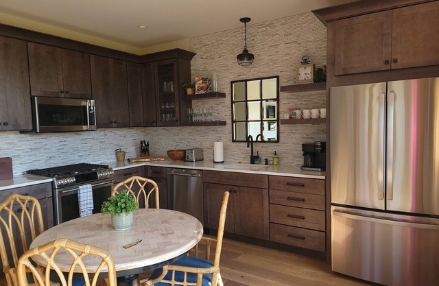 Private 2 bedroom-4 bed Cottage in Harbor Springs! Stay at True North Golf Club