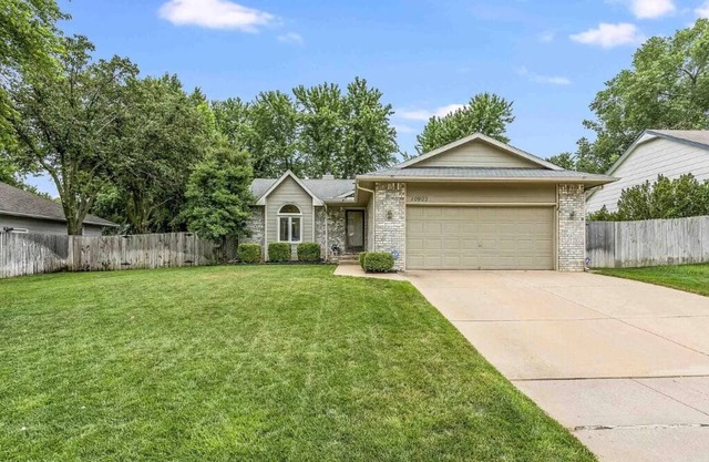 Private 2 bedroom 1 bath Living Space