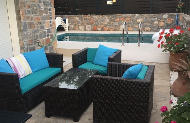 Private 2 bedroom villa with small pool in the centre of Elounda