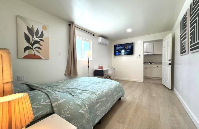 Private 2BR+2BA w/kitchen,Everything is for exclusive use, WiFi, AC, Smart TV.