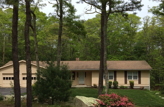 Private 4 BR Ranch Tucked In The Woods 1.5 Miles From Beach