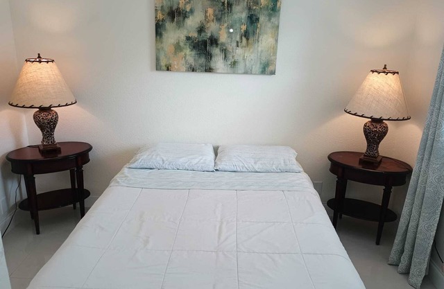 Private accommodation Located 10 minutes from downtown, 5 from airport