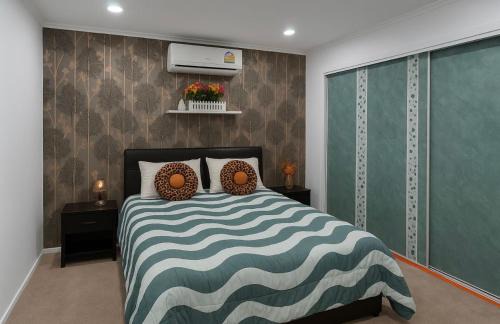 Private Bedroom and Large Deck Separate Entrance