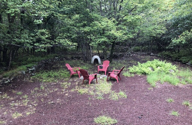 Private Chalet 3BD/2BA w/FirePit, BBQ, Fireplace near Skiing