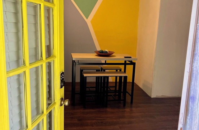 Private, Charming & Cozy, Guest Suite in Peaceful Marietta Neighborhood
