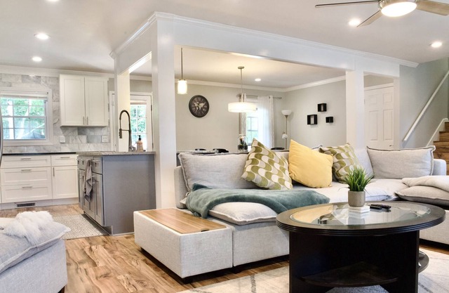 Private & comfy home. Pet Friendly